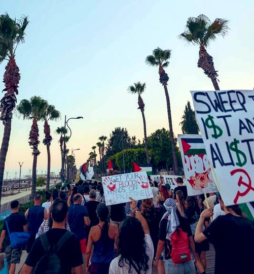 Güney Kıbrıs'ta ABD Savaş Gemilerine Karşı Protesto Eylemi