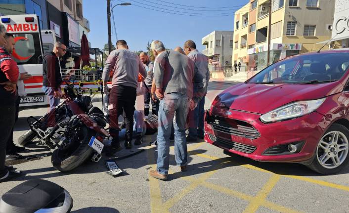 Lefkoşa Metropol Yolu'nda Motosiklet ve Otomobil Kazası