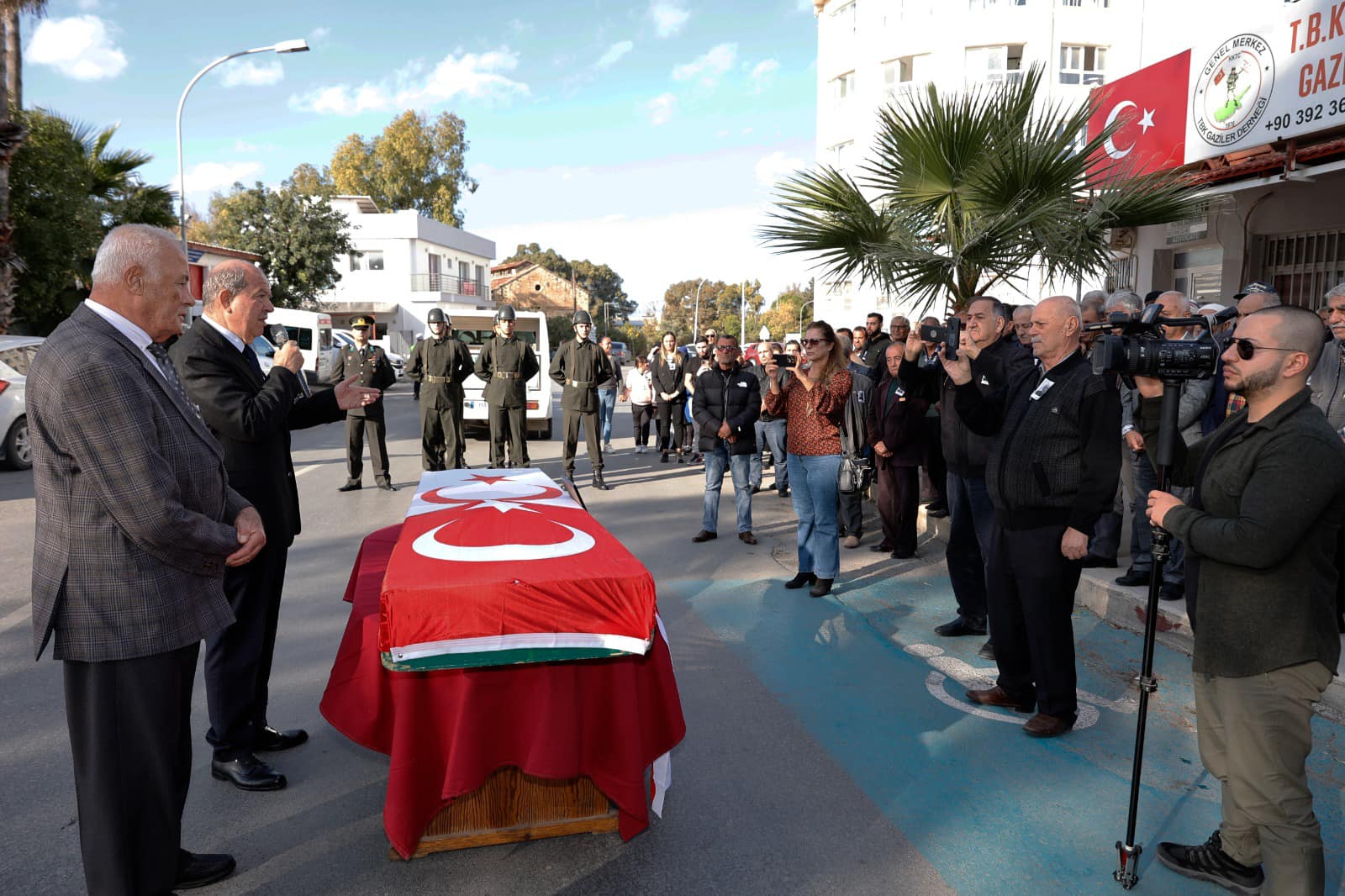 Cumhurbaşkanı Tatar, Faik Alar için Cenaze Törenine Katıldı