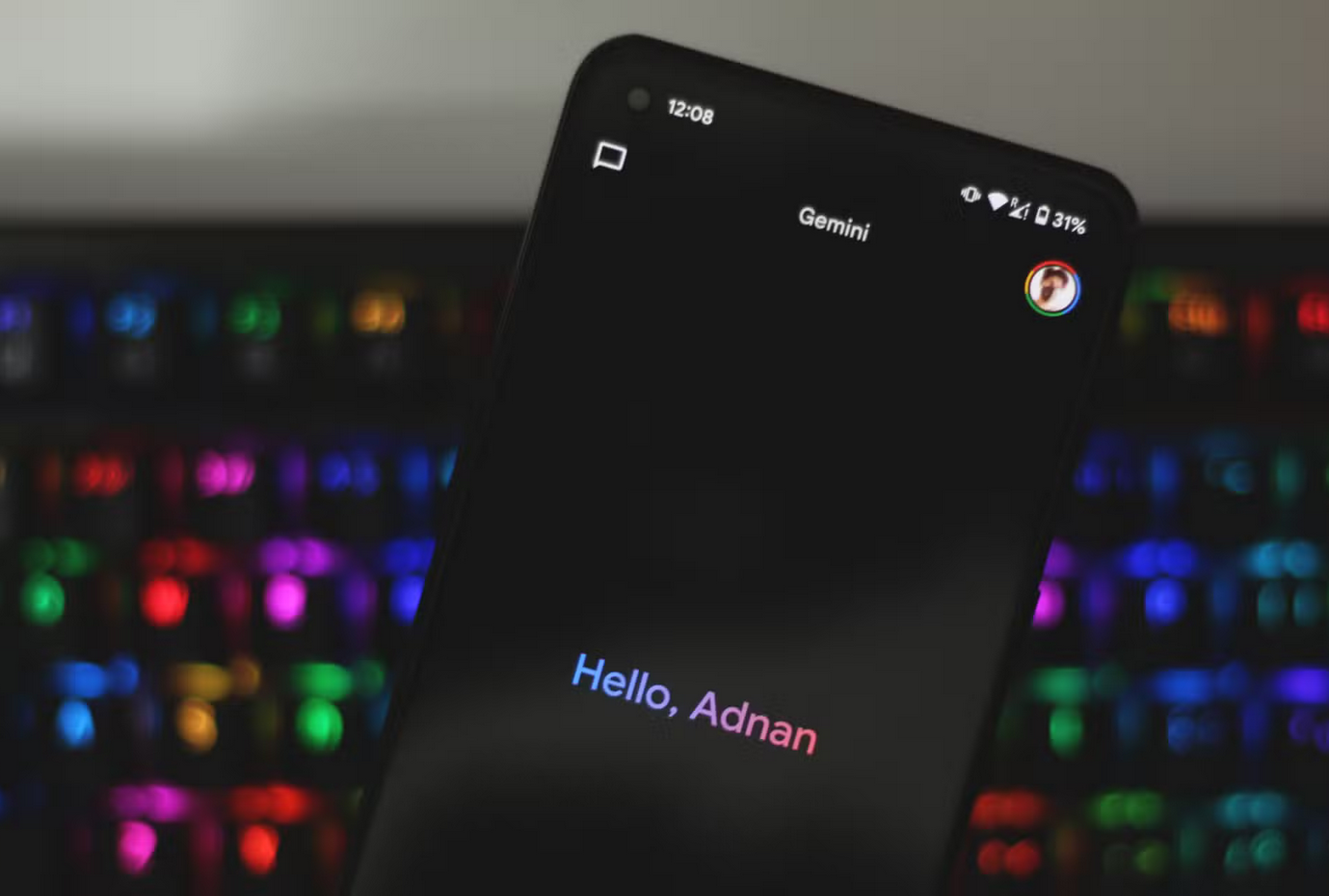 Google, Gemini’nin en yeni yapay zeka modelini yaygınlaştırıyor!