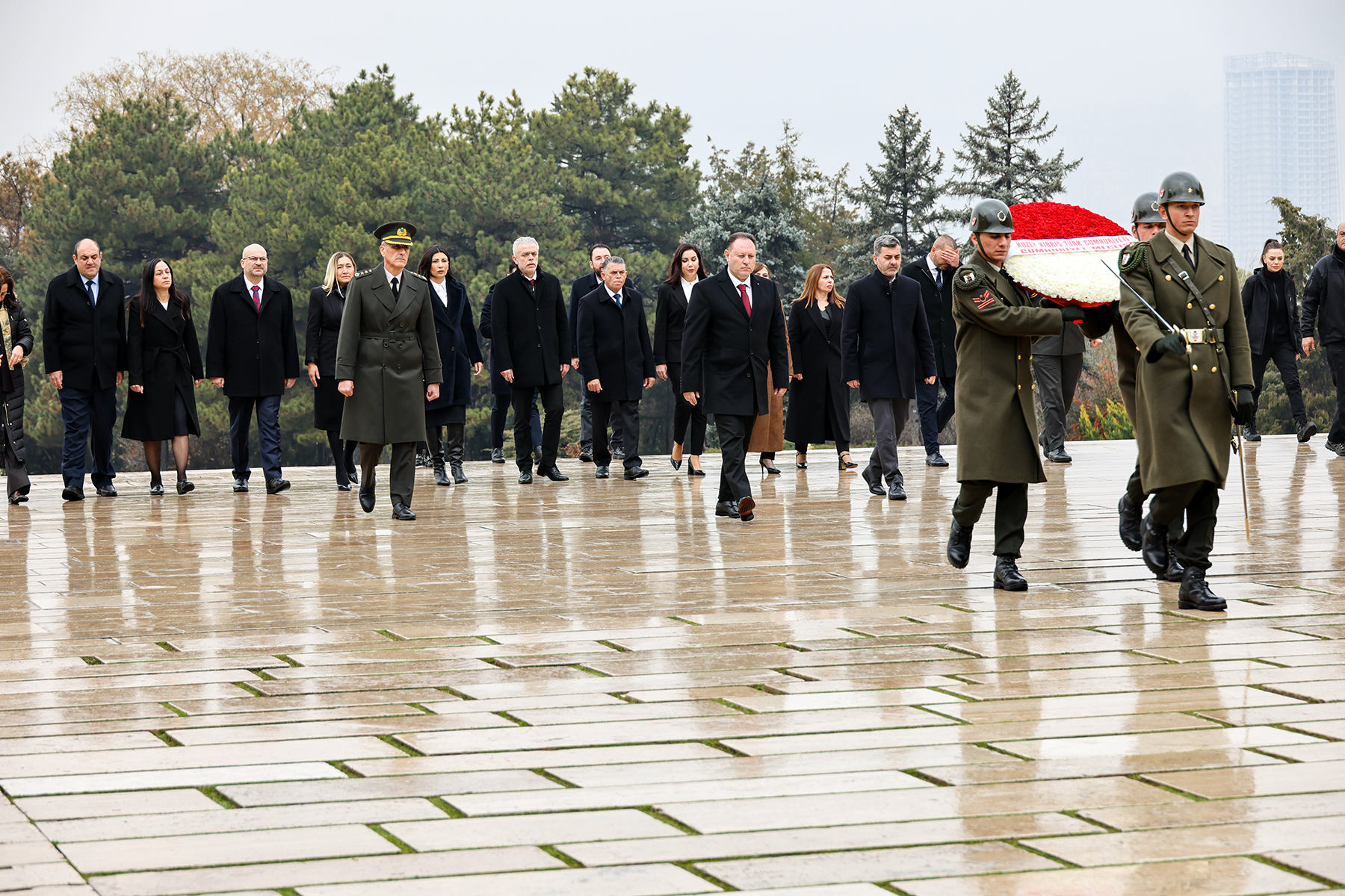 Meclis Başkanı Öztürkler, Anıtkabir’i ziyaret etti