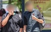 Lefkoşa’da Okul Önlerinde Sigara İçen Öğrenciler ve Sosyal Medya Yankıları 1 Lefkoşa’da Okul Önlerinde Sigara İçen Öğrenciler ve Sosyal Medya Yankıları