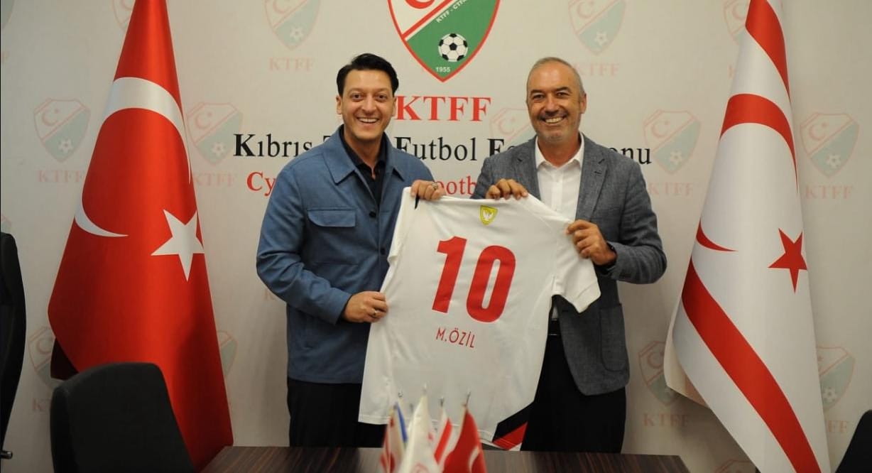 Sporun Evrensel Hakkı: Özil'in KKTC Ziyareti ve Ambargo Karşıtı Mesajı