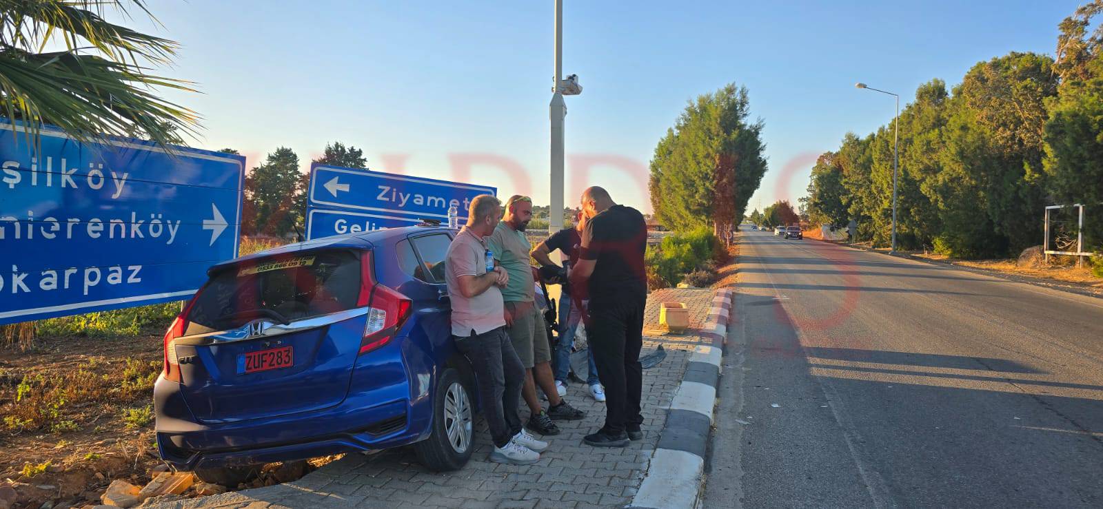 Ziyamet Dört Yol Kavşağına Yakın Noktada İki Araç Çarpıştı: Kaza Sonrası Görgü Tanıkları ve Maddi Hasar Ayrıntıları