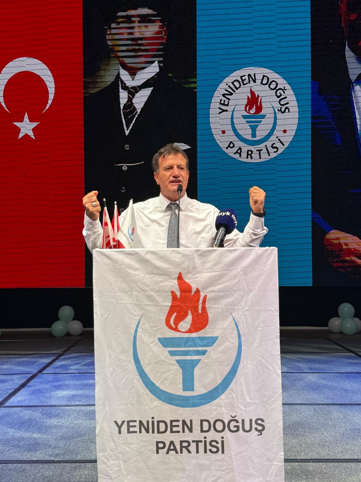 YDP Resepsiyonunda Milli Meselenin Vurgusu: İki Devletli Çözüm ve Generasyonel Dayanışma 6 YDP Resepsiyonunda Milli Meselenin Vurgusu: İki Devletli Çözüm ve Generasyonel Dayanışma